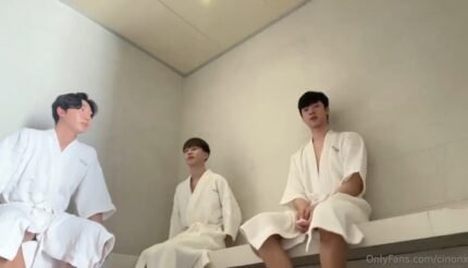 น้องดิวเจอพี่ตี๋+พี่นนท์รุมเย็ด ทั้ง3เจอกันในซาวน่าโรงแรมชวนมาเย็ดที่ห้อง อมควยนั่งเทียนควยใหญ่เย็ดเต็มรูน้องอึดมากไม่มีอ่อม ยัด2ควยพร้อมกันจะไหวไหมนะ